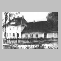 112-0001 Die Volksschule in Weidlacken.jpg